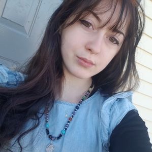 Meet your Posher, Eva